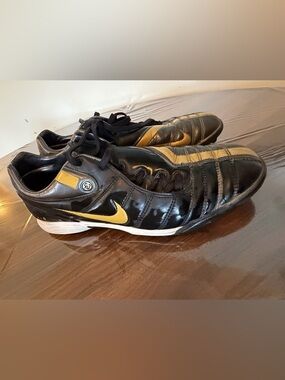 Nike Total 90 Soccer Shoes